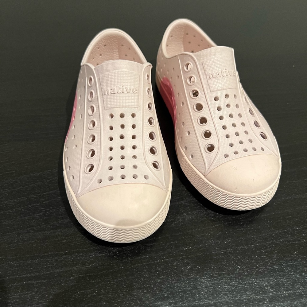 Natives pastel pink